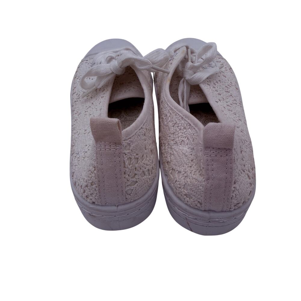 Maurices Women's White Lace Crochet Low Top Sneakers Shoes NWT Size 9 - Picture 5 of 9